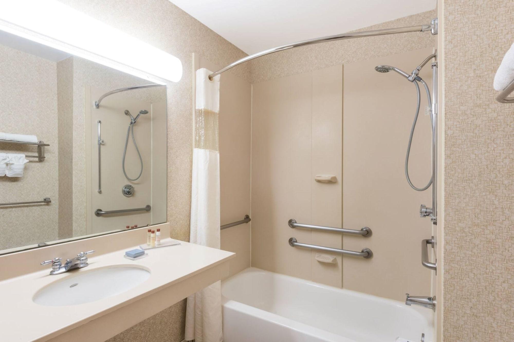 La Quinta By Wyndham Indianapolis Airport Plainfield Hotel Exterior photo