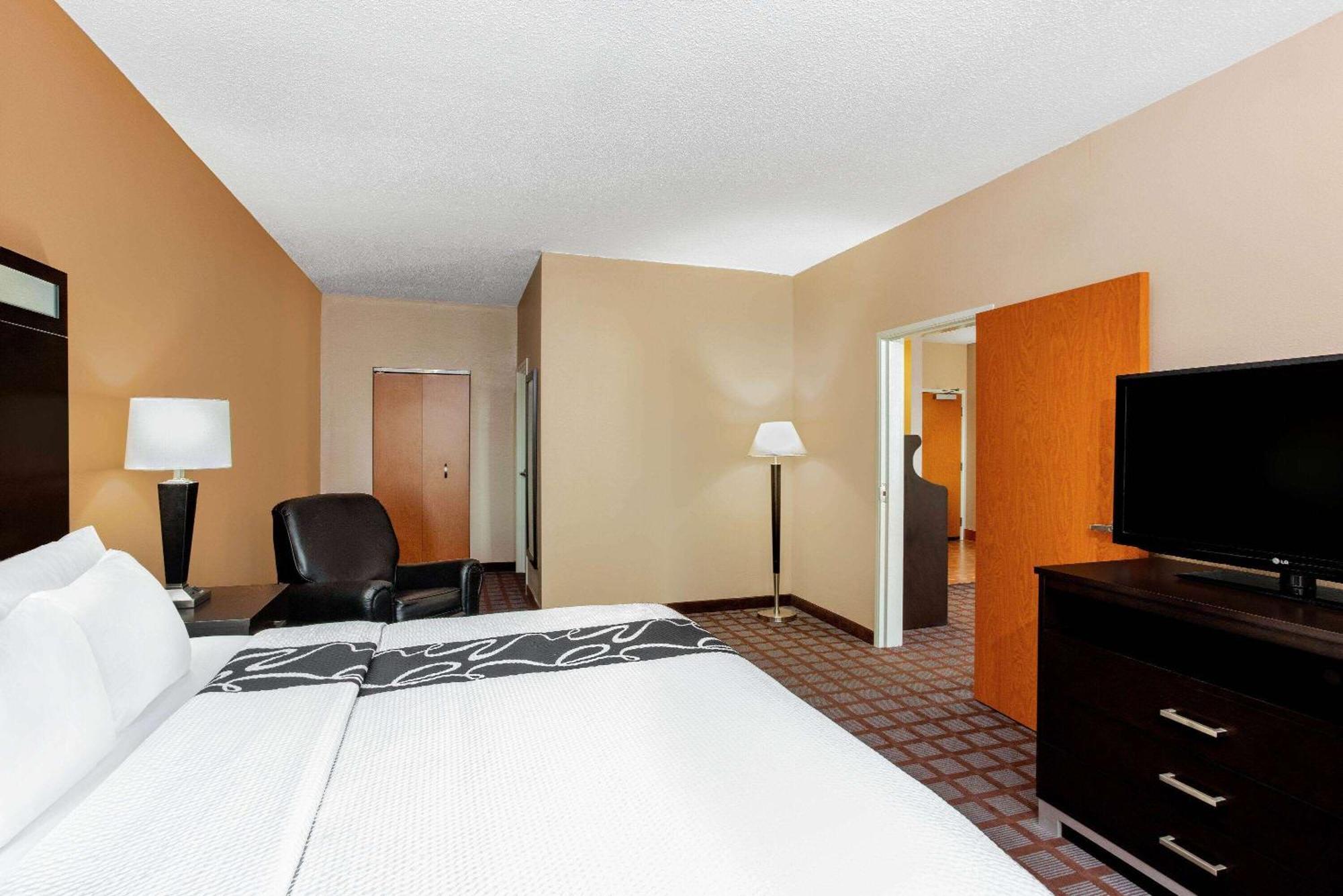 La Quinta By Wyndham Indianapolis Airport Plainfield Hotel Exterior photo